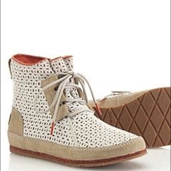 sorel summer shoes